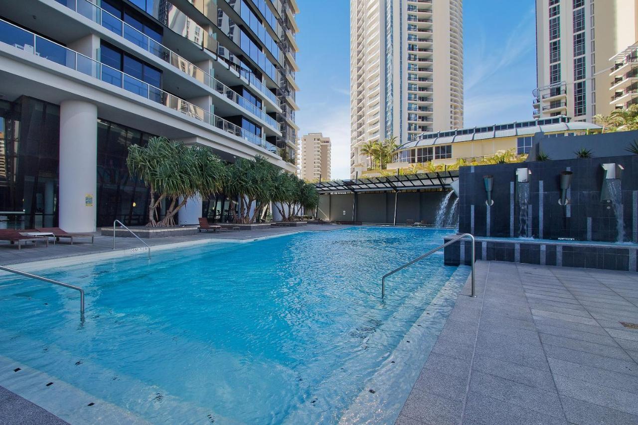 Circle On Cavill By Vaun Aparthotel Гоулд Коуст Екстериор снимка